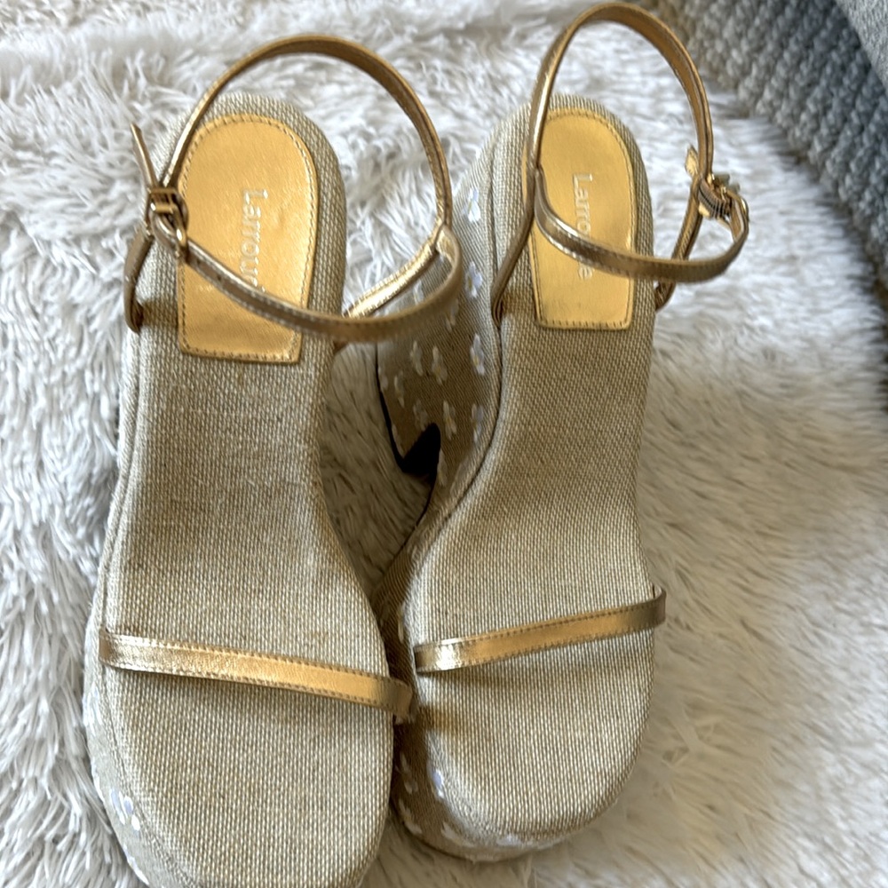 Larroude Wanda Platform Sandals in Gold Leather & Daisy Tan Raffia Rare - Picture 8 of 16